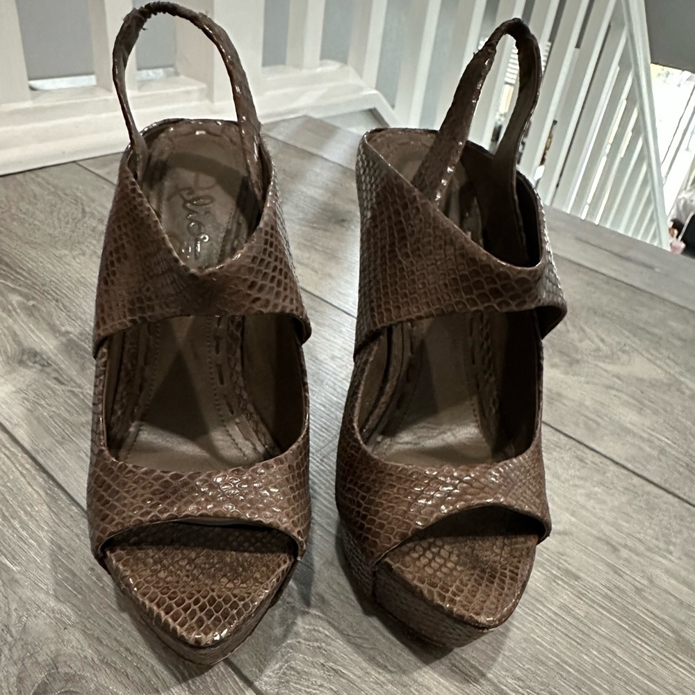 Unique sexy Alice and Olivia heels size 37 (7)